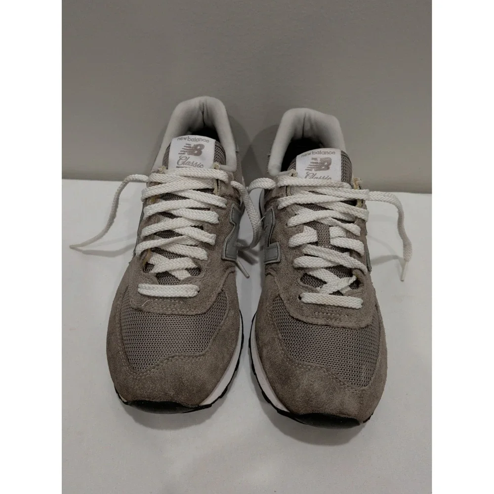 New Balance product pair